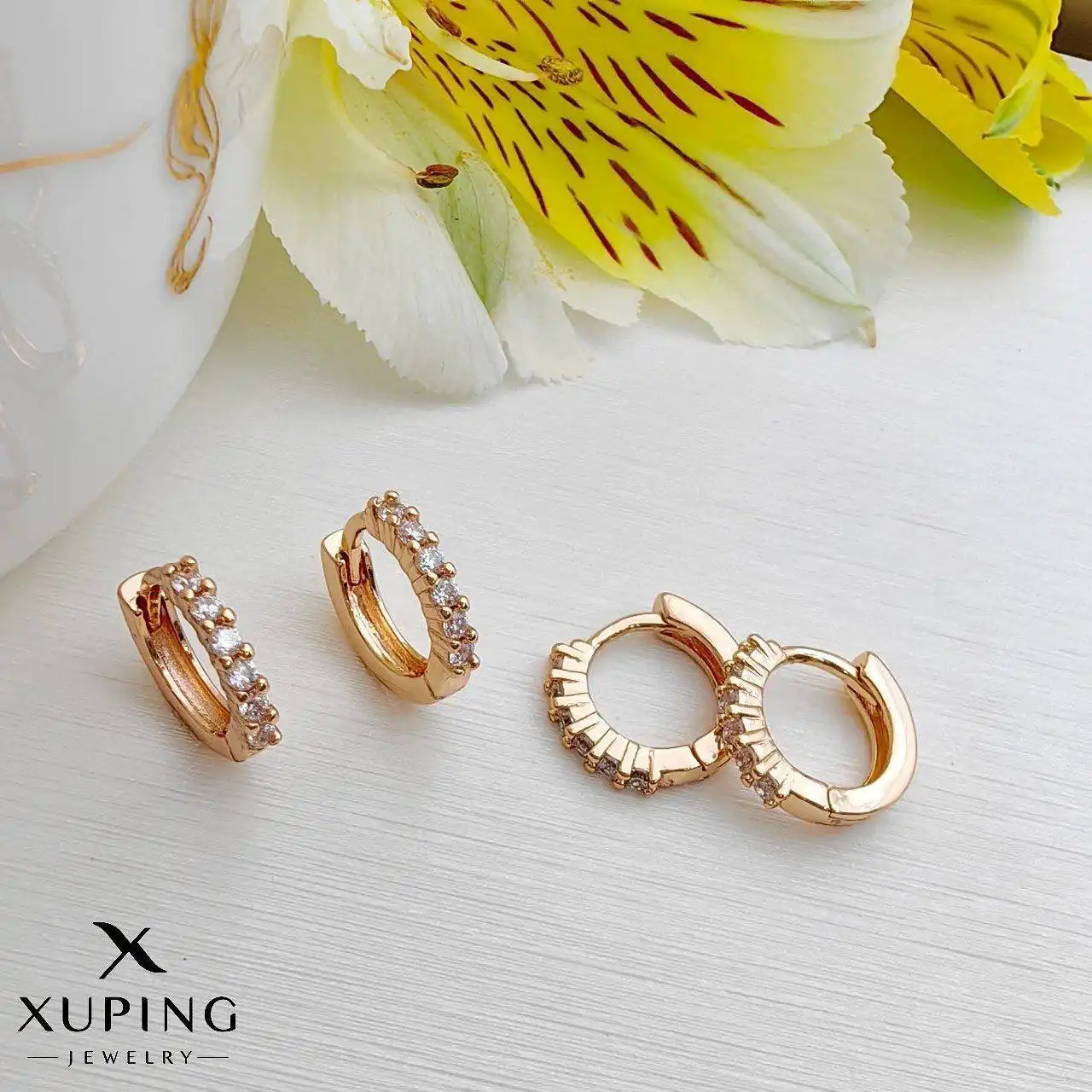 گوشواره حلقه ای نگین دار کوچک ژوپینگ 