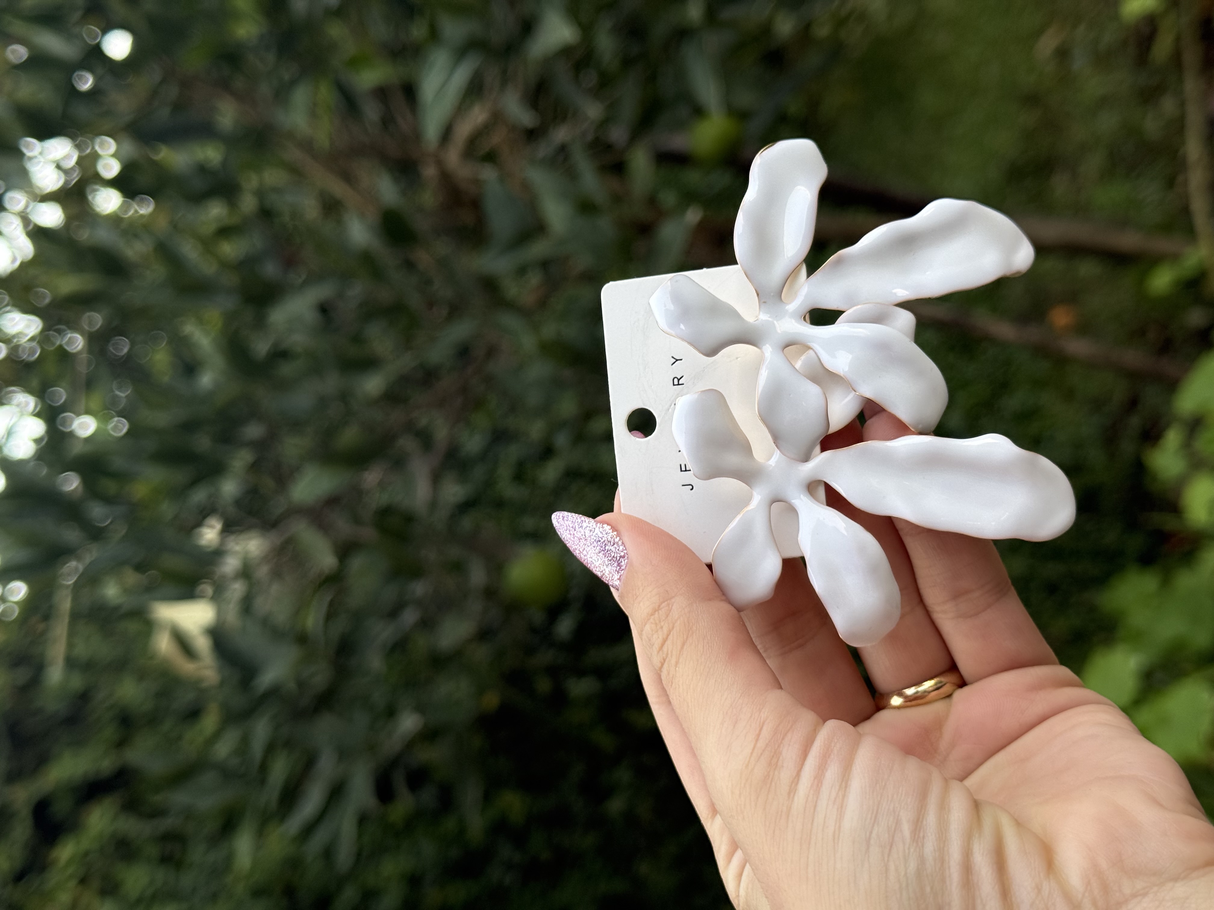 گوشواره فانتزی مدل گل دفرمه